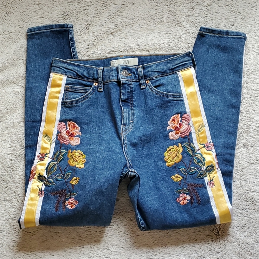 EUC Topshop Moto Jamie embroidered jeans s…